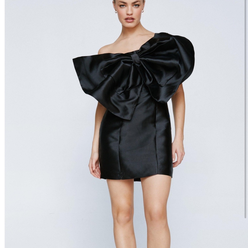 NWT Black bow satin dress